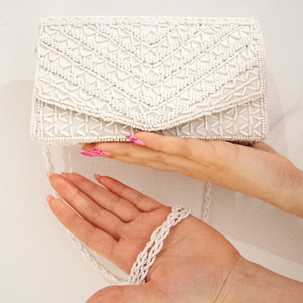 VINTAGE - BIJOUX TERNER White Beaded Evening Bag Clutch